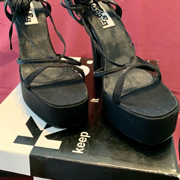 K.I.S. BLACK SATIN HEELS SIZE 7 - Picture 6 of 7